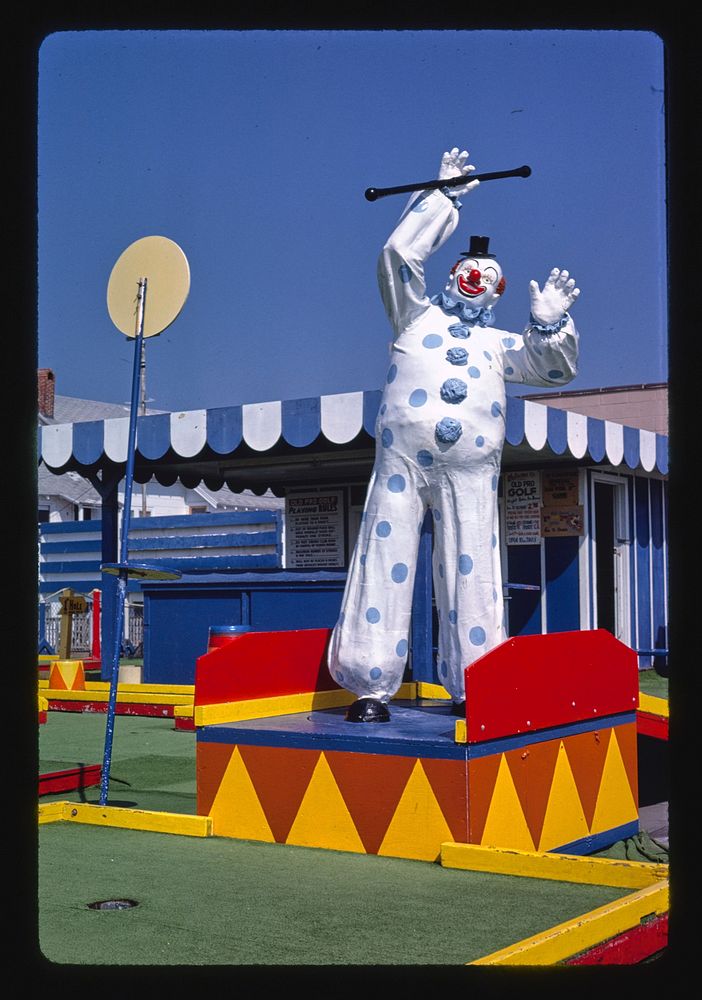 Old Pro Golf, circus course. Clown, Rehoboth Beach, Delaware (1985) photography in high resolution by John Margolies.…