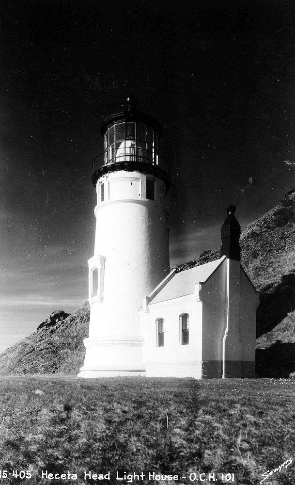 Heceta Head Light HouseSiuslaw National Forest Historic Photo. Original public domain image from Flickr