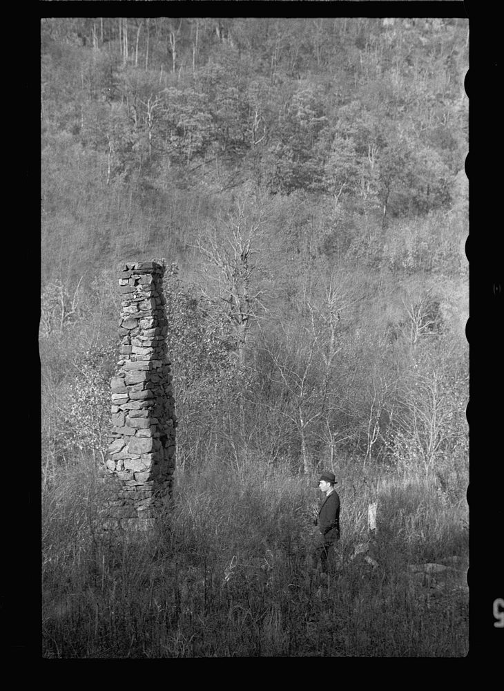 Corbin Hollow ruins, Blue Ridge Mountains, Virginia. Sourced from the Library of Congress.