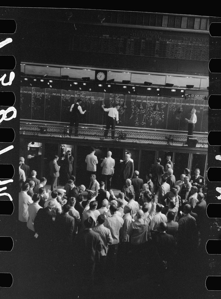 Bidding futures, Minneapolis Grain Exchange, Free Photo rawpixel