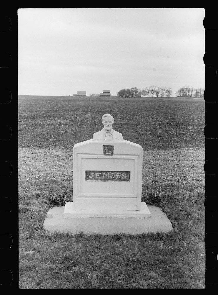 [Untitled photo, possibly related to: Along the Lincoln Highway, Greene County, Iowa]. Sourced from the Library of Congress.