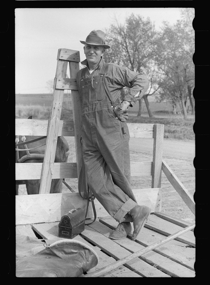 Farmer, Harrison County, Iowa. Sourced from the Library of Congress.