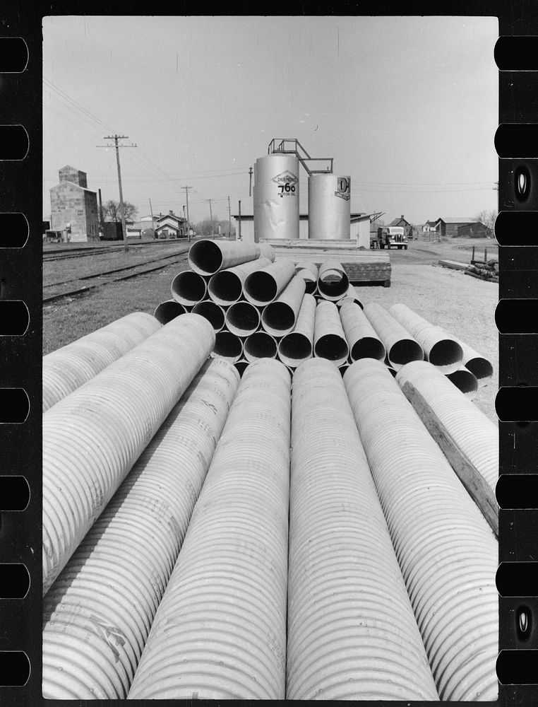[Untitled photo, possibly related to: Oil tanks and pipes, Grundy County, Iowa]. Sourced from the Library of Congress.