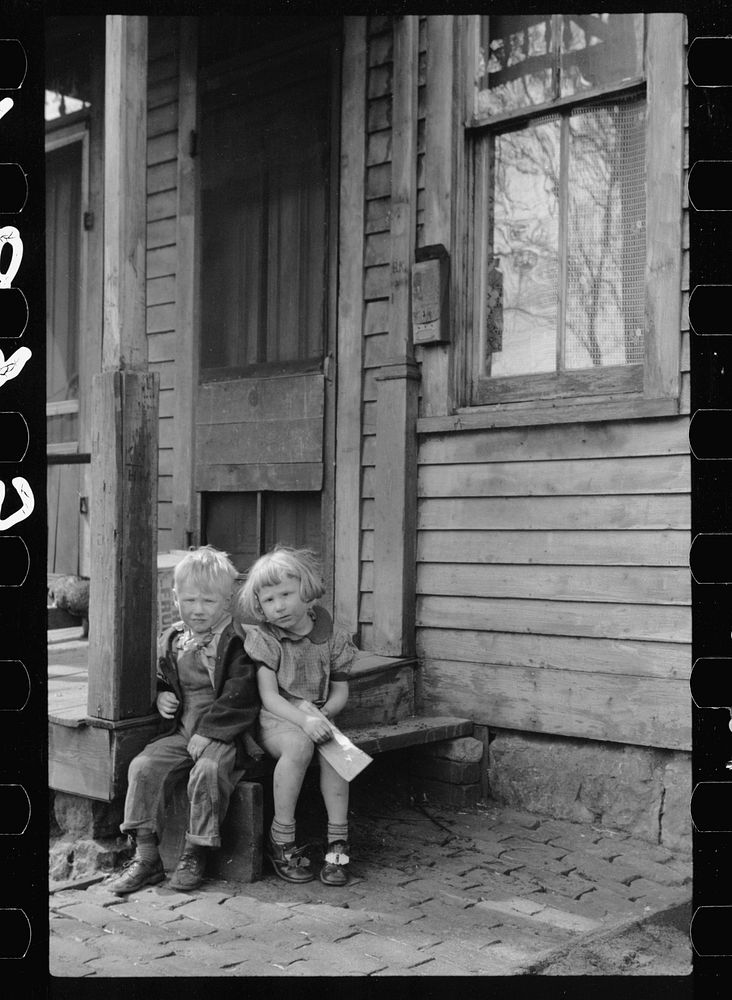 Children who live in the s, Dubuque, Iowa. Sourced from the Library of Congress.