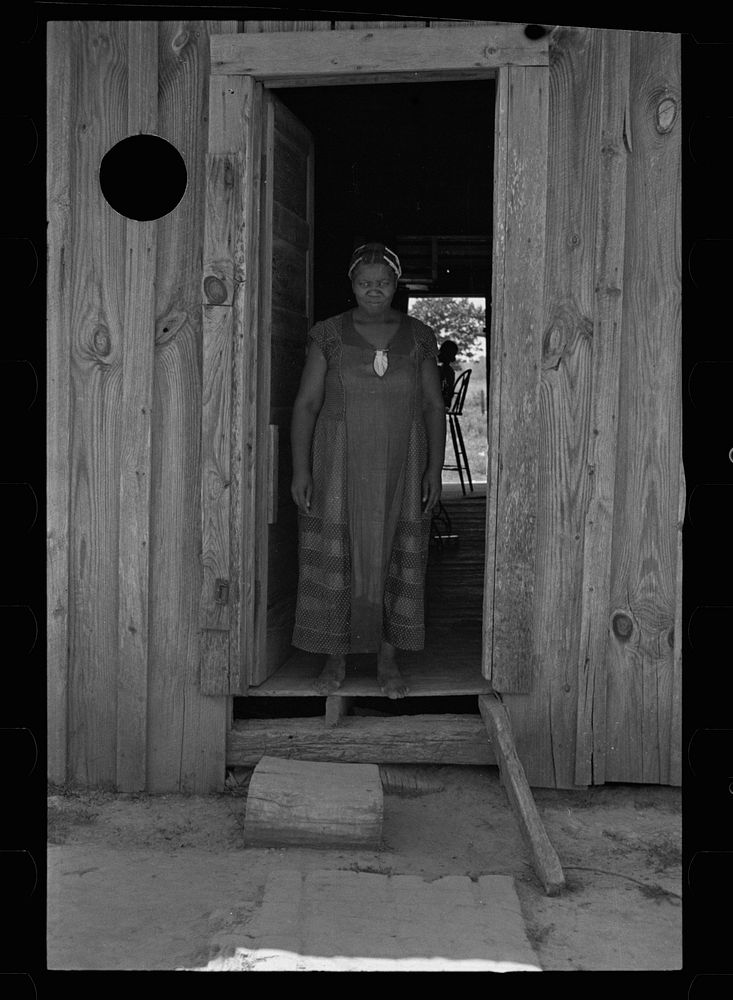 [Untitled photo, possibly related to: Wife of  sharecropper, Tupelo, Mississippi]. Sourced from the Library of Congress.