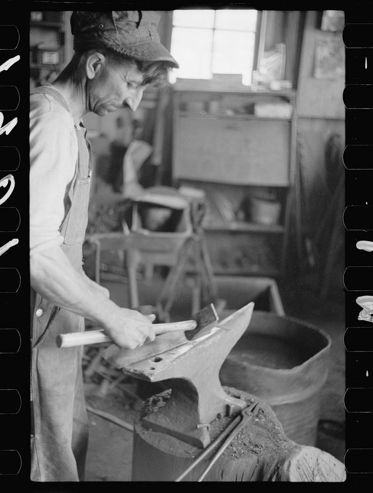 [Untitled photo, possibly related to: Blacksmith, Southeast Missouri Farms]. Sourced from the Library of Congress.