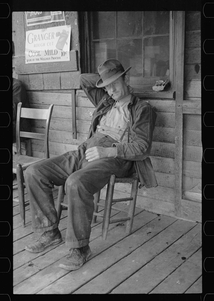 Farmer of Nethers in front of post office, Virginia. Sourced from the Library of Congress.