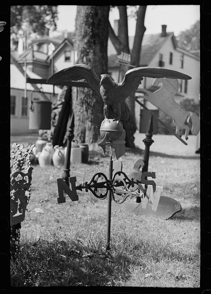 [Untitled photo, possibly related to: Garden monuments, Rockland, Maine]. Sourced from the Library of Congress.