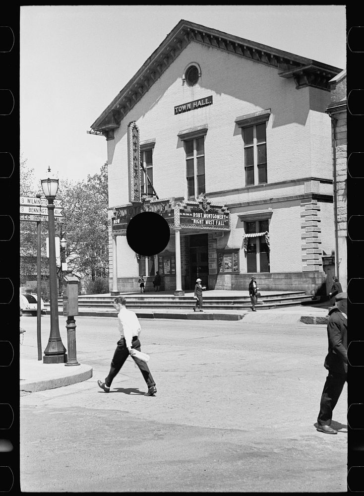 [Untitled photo, possibly related to: [Street scene, Brattleboro, Vermont]]. Sourced from the Library of Congress.