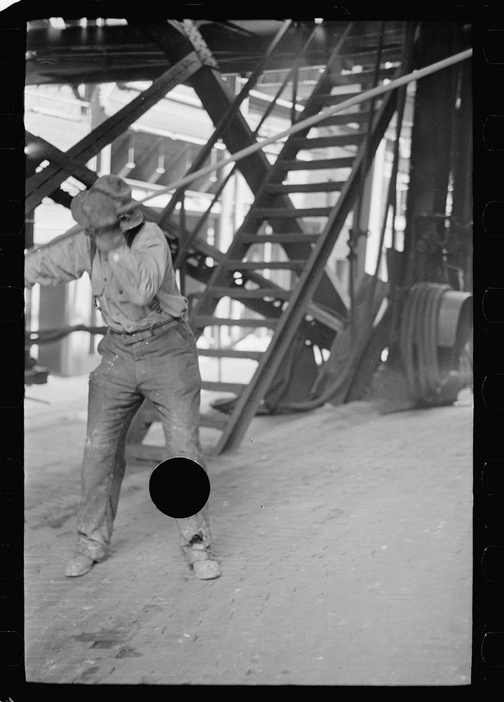 [Untitled photo, possibly related to: Steelworkers, Pittsburgh, Pennsylvania]. Sourced from the Library of Congress.
