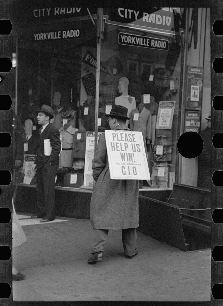 [Untitled photo, possibly related to: Strike pickets, New York, New York]. Sourced from the Library of Congress.