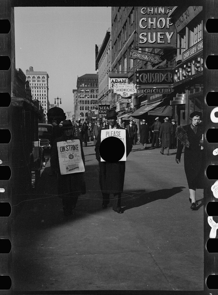 [Untitled photo, possibly related to: Strike pickets, New York, New York]. Sourced from the Library of Congress.
