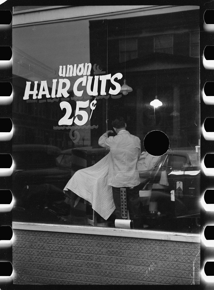 [Untitled photo, possibly related to: Union barbershop, Herrin, Illinois]. Sourced from the Library of Congress.