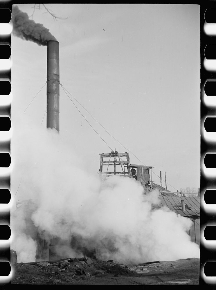 Gopher hole employing steam power, Williamson County, Illinois (see 26940-D). Sourced from the Library of Congress.