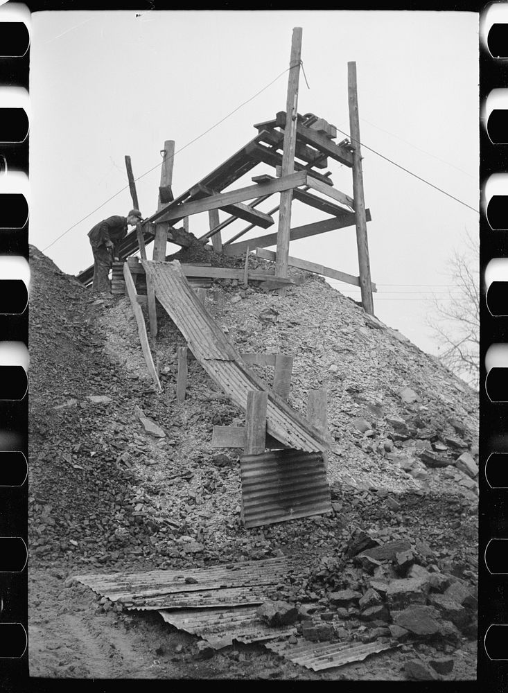 Primitive gopher hole with minimum of equipment. Williamson County, Illinois (see 26940-D). Sourced from the Library of…