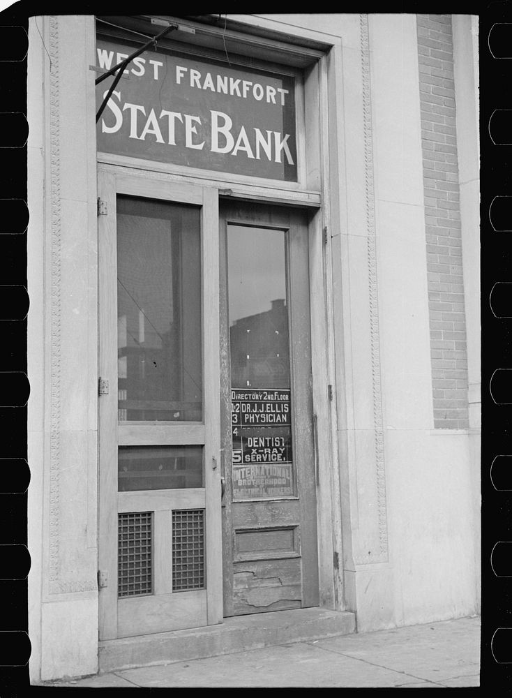 Bank that failed, West Frankfort, Illinois. Sourced from the Library of Congress.