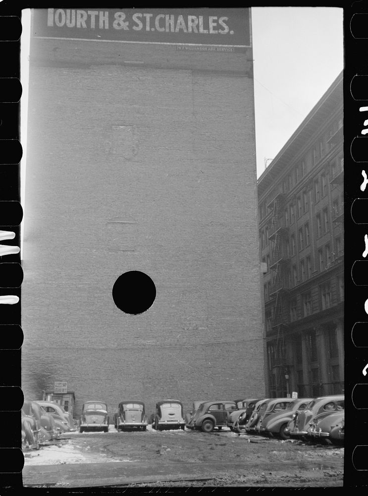 [Untitled photo, possibly related to: Automobile parking lot, Saint Louis, Missouri]. Sourced from the Library of Congress.
