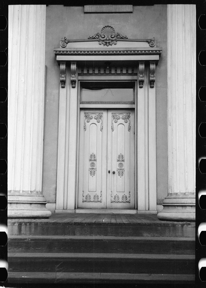 [Untitled photo, possibly related to: Old mansion, Bucks County, Pennsylvania]. Sourced from the Library of Congress.