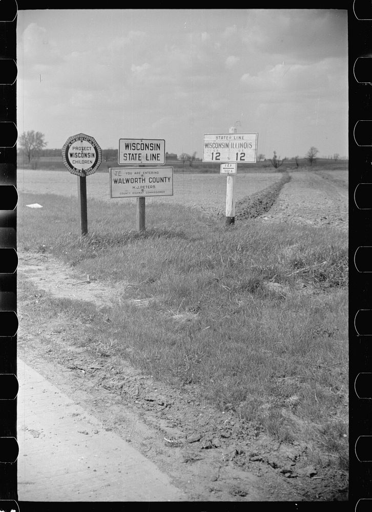 [Untitled photo, possibly related to: State line, Wisconsin and Illinois]. Sourced from the Library of Congress.