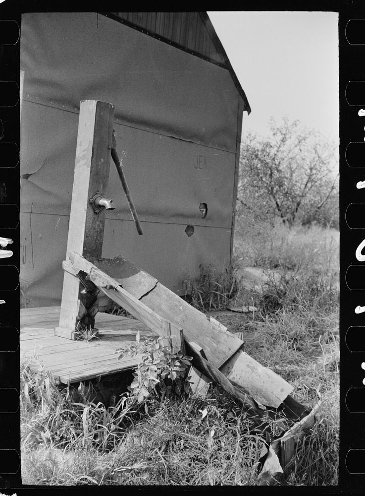 Water supply at cranberry picker's shack, Burlington County, New Jersey. Sourced from the Library of Congress.
