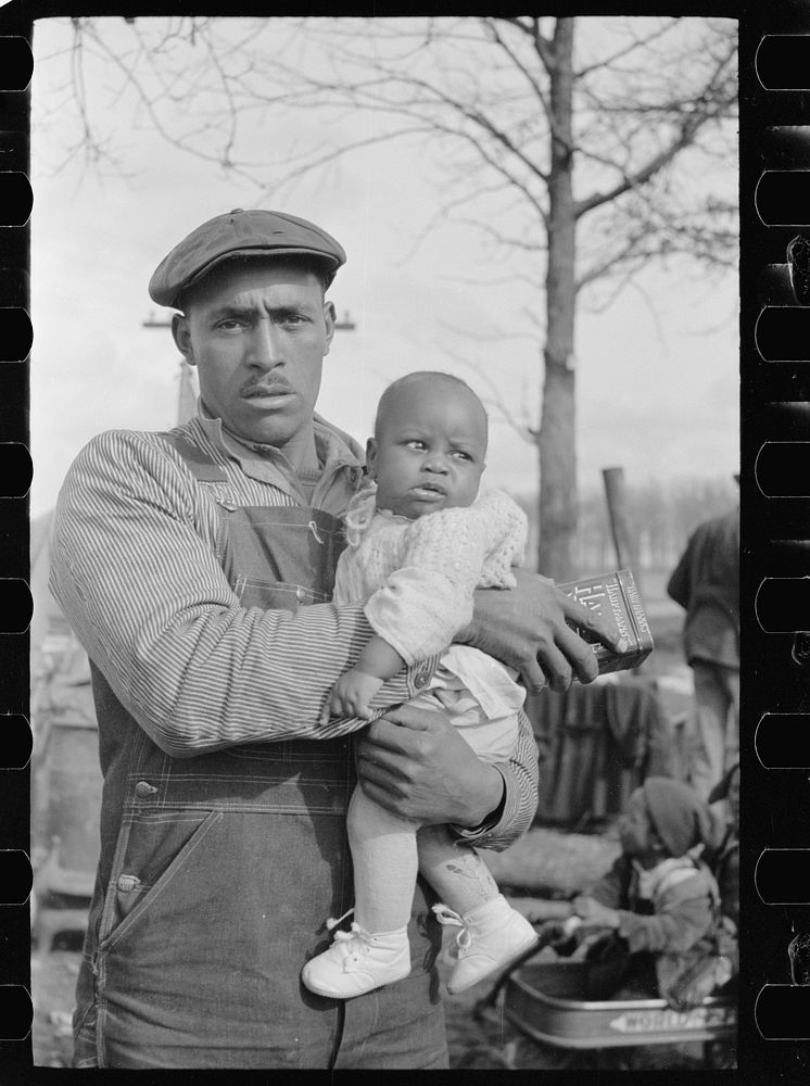 Evicted sharecropper and child, New Madrid County, Missouri. Sourced from the Library of Congress.