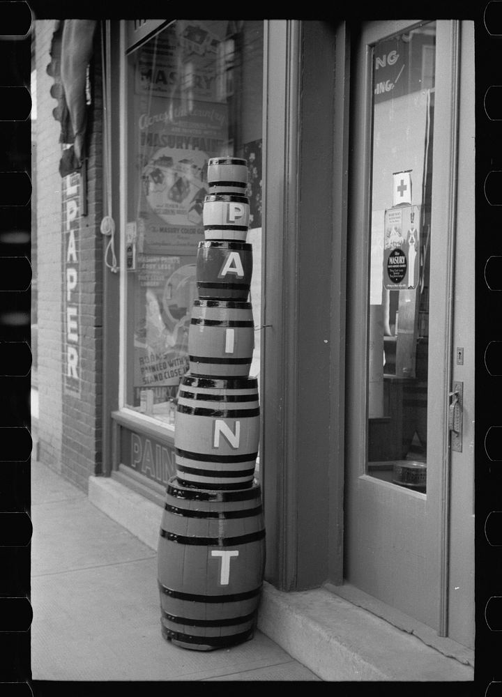 Paint store, Winchester, Virginia. Sourced from the Library of Congress.