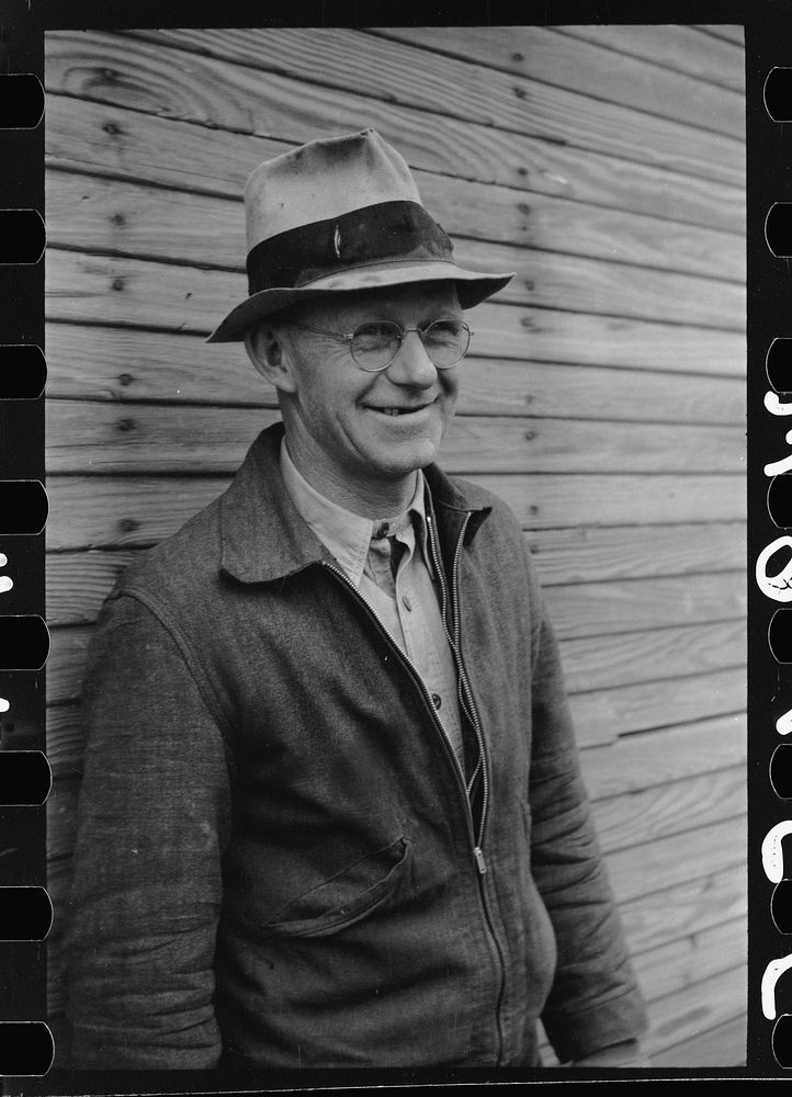 Farmer, Parke County, Indiana. Sourced from the Library of Congress.