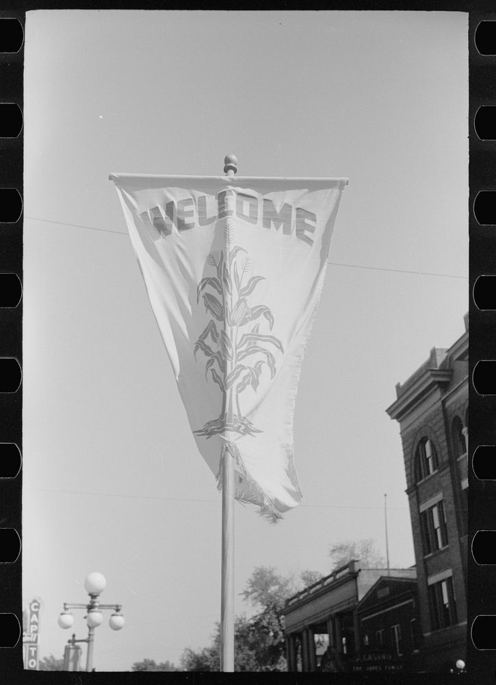 Banner, "Welcome Visitors," Marshalltown, Iowa. Sourced from the Library of Congress.