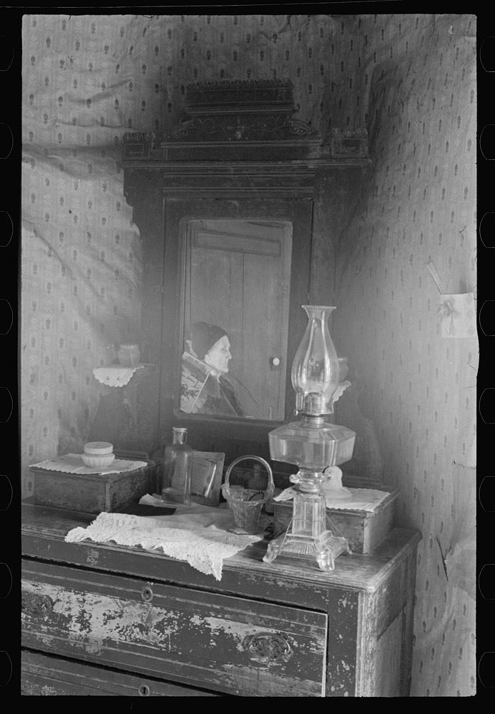 Interior of a home of a prospective client, Brown County, Indiana. Sourced from the Library of Congress.