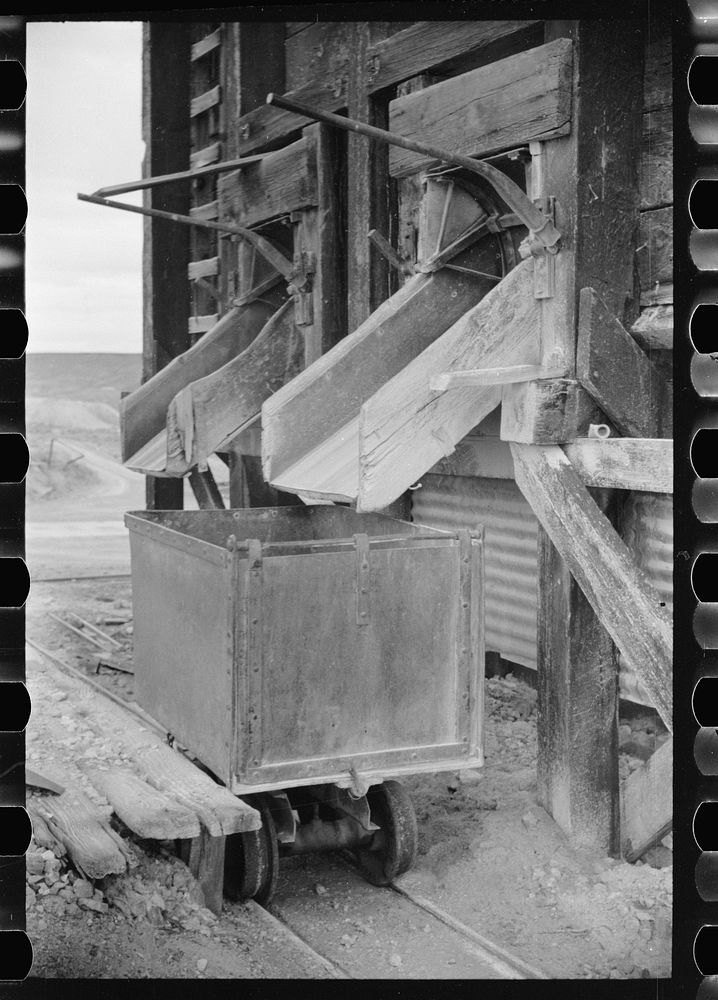 Abandoned mine. Goldfield, Nevada. Sourced from the Library of Congress.
