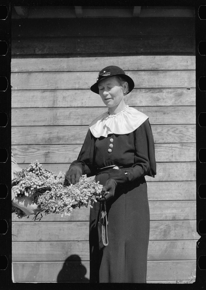 Camper's wife, FSA (Farm Security Administration) camp, Sinton, Texas. Sourced from the Library of Congress.