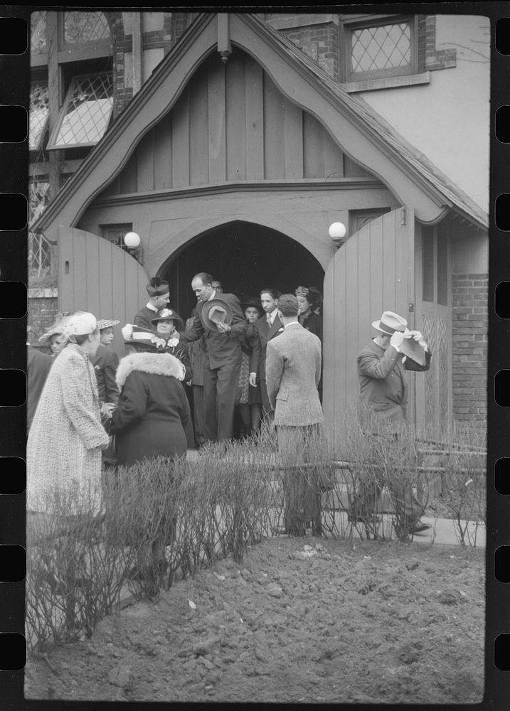 [Untitled photo, possibly related to: Easter procession outside of a fashionable  church, Black Belt, Chicago, Illinois].…