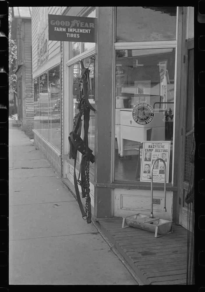 Store Canal Winchester, Ohio. Sourced Free Photo rawpixel