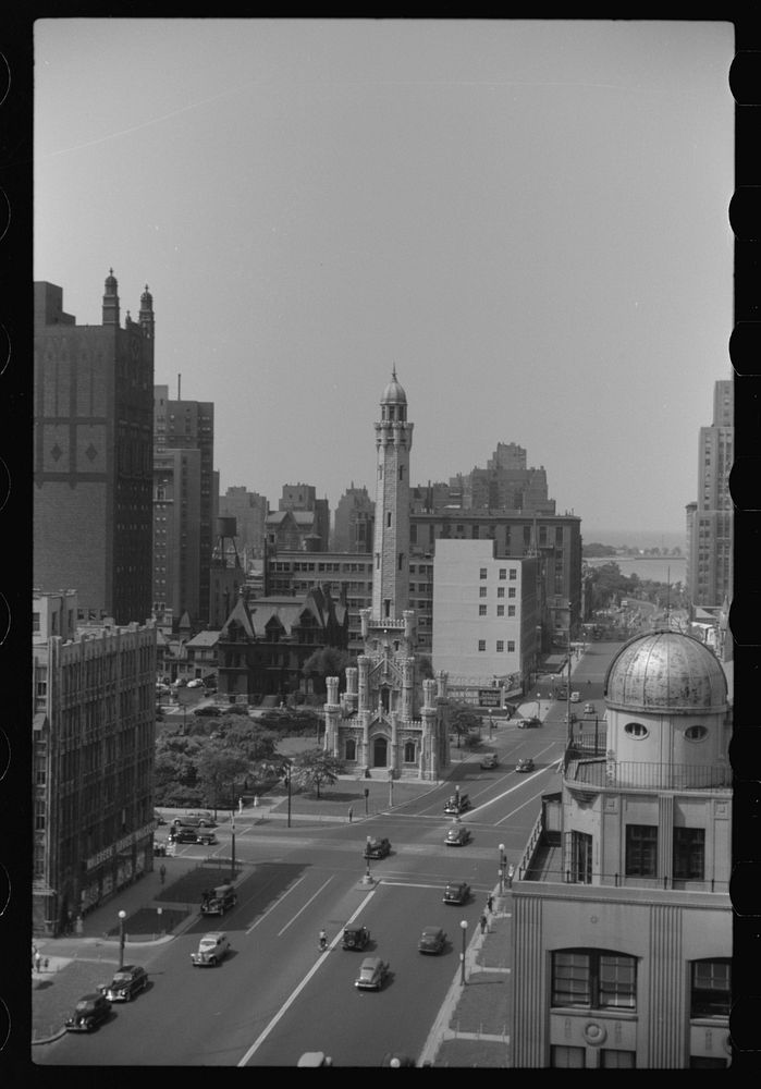 [Untitled photo, possibly related to: Stop light, Michigan Avenue, Chicago, Illinois]. Sourced from the Library of Congress.