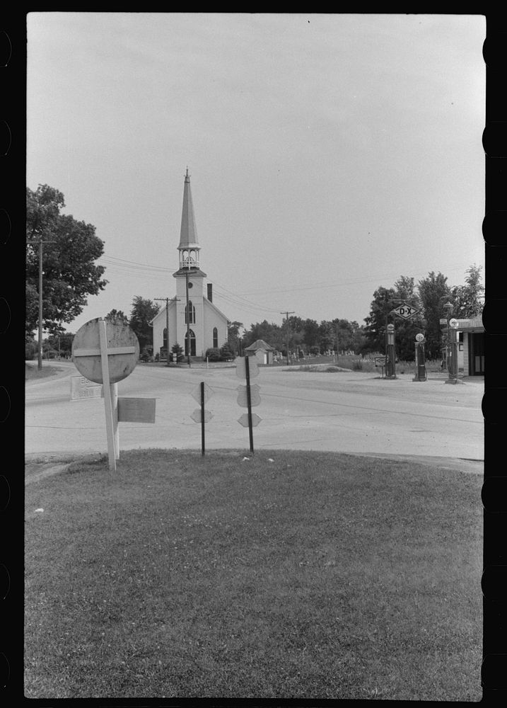 [Untitled photo, possibly related to: Highway intersection near Sodus, Michigan]. Sourced from the Library of Congress.