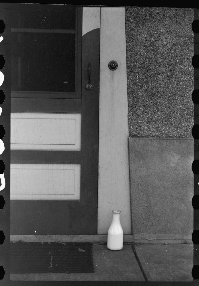 Milk at back door. Saint Paul, Minnesota. Sourced from the Library of Congress.
