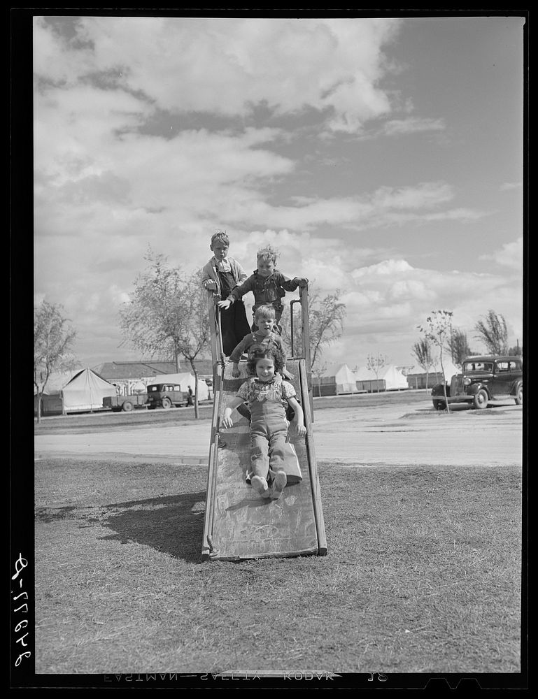 Children playing. Shafter migrant camp. Shafter, California. Sourced from the Library of Congress.