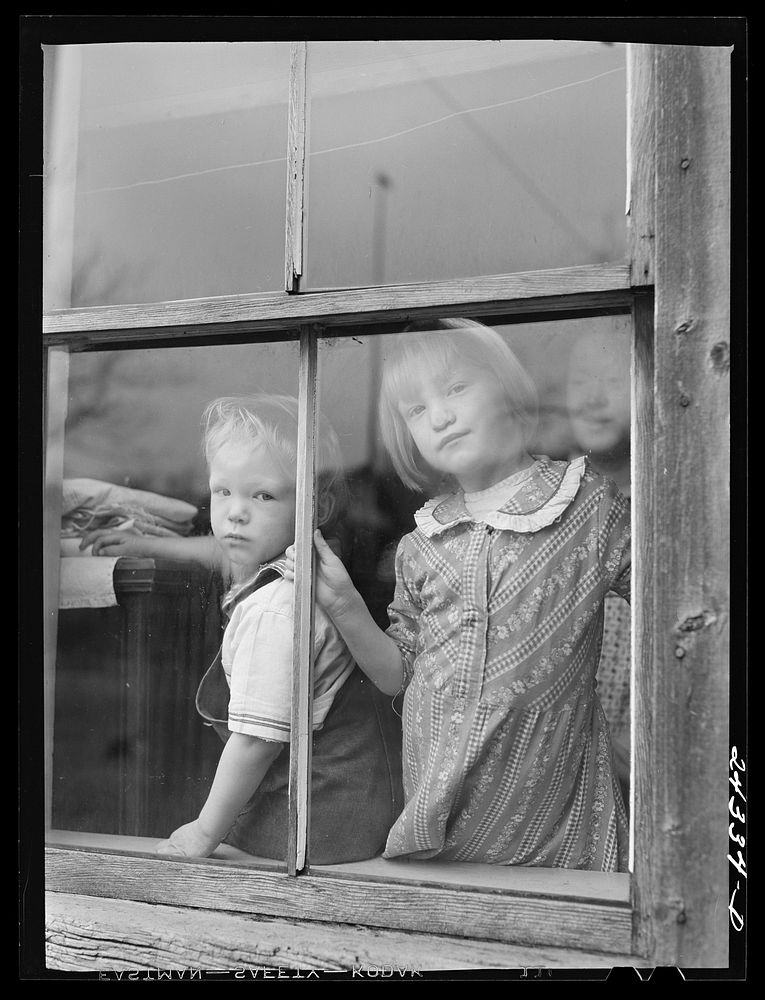 Lloyd and Gloria Kinney. Eden Mills, Vermont. Sourced from the Library of Congress.