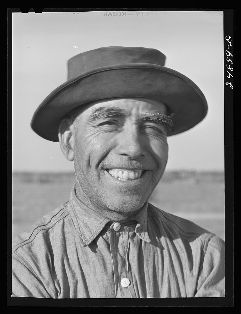 [Untitled photo, possibly related to: Migratory farm worker. FAS (Farm Security Administration) camp, Robstown, Texas].…