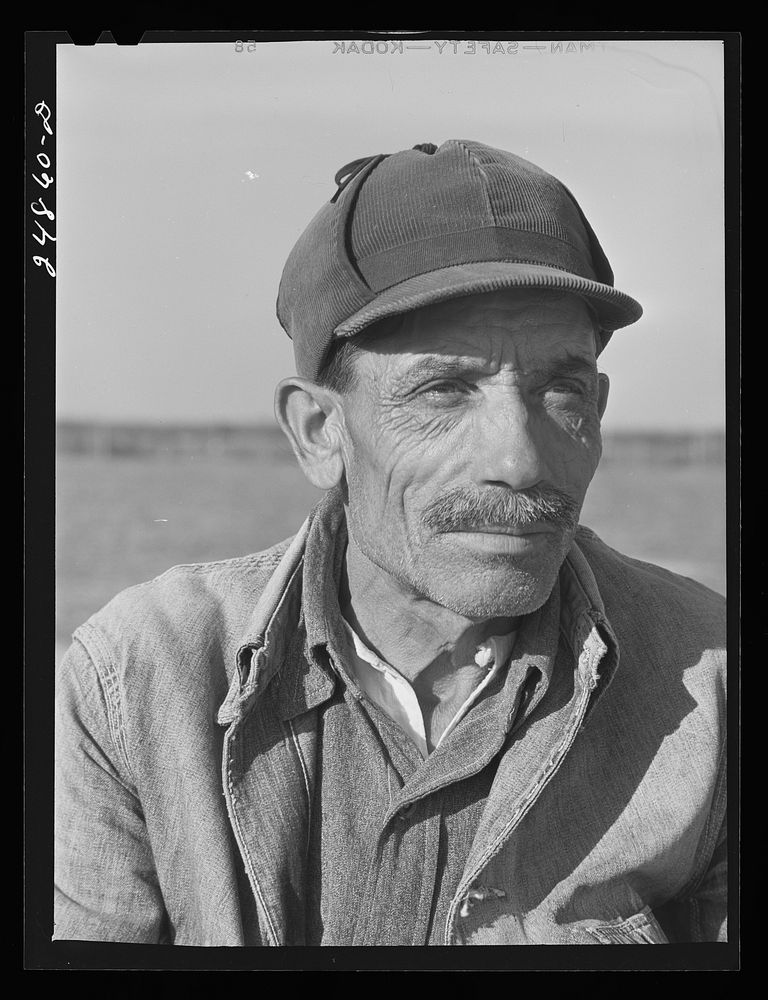 Migratory worker. Robstown camp, Texas. Sourced from the Library of Congress.