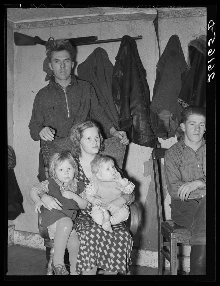 George Deacon and family. Oswego County, New York. Sourced from the Library of Congress.