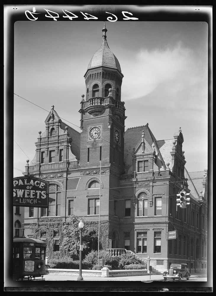 City hall and courthouse. Vincennes, Indiana. Sourced from the Library of Congress.