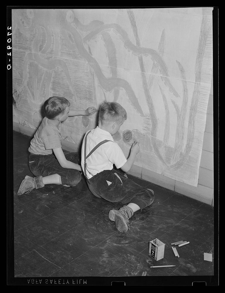 Finger painting. Greenbelt school, Maryland. Sourced from the Library of Congress.
