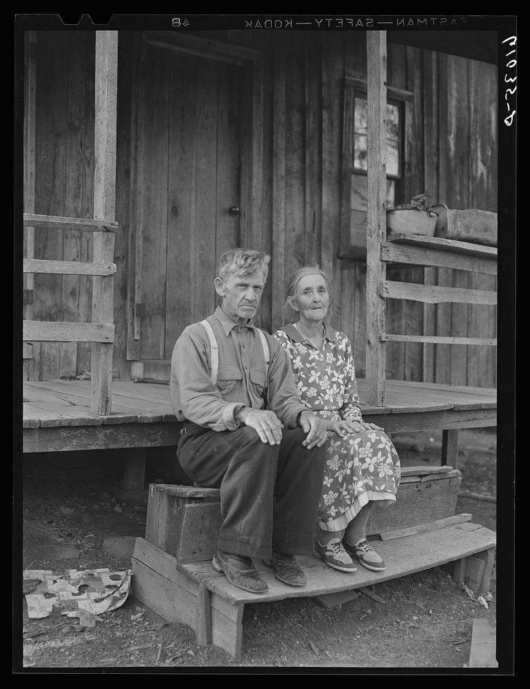 Old couple farming in the Ozark Mountains. Missouri. Sourced from the Library of Congress.