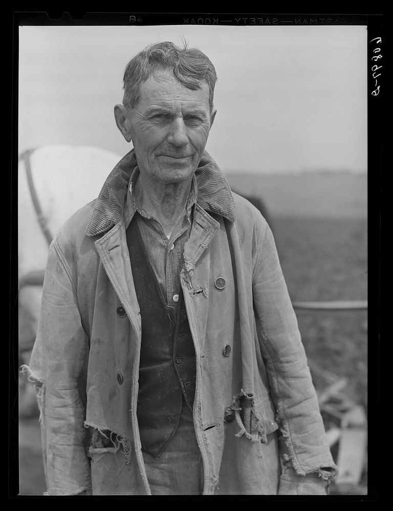Eighty year old corn farmer. Harrison County, Iowa. Sourced from the Library of Congress.
