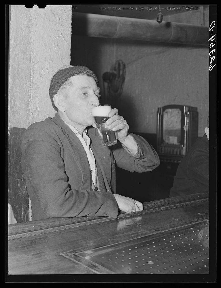 Man at the bar. Ambridge, Pennsylvania. Sourced from the Library of Congress.