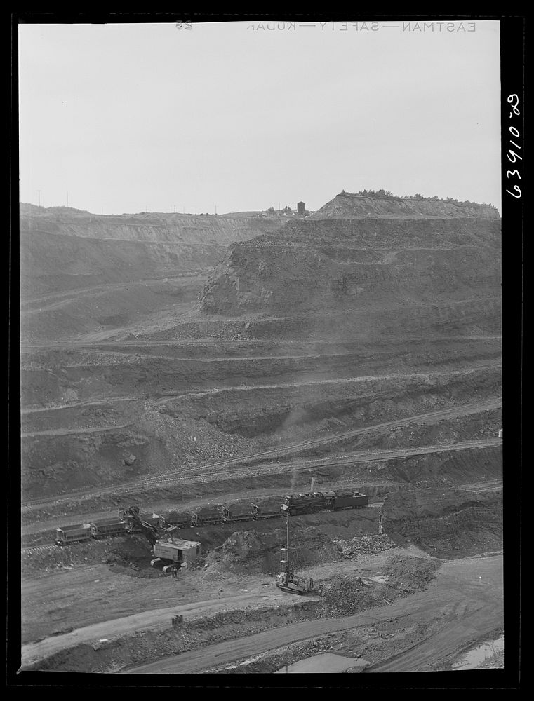 [Untitled photo, possibly related to: Albany Mine, Hibbing, Minnesota]. Sourced from the Library of Congress.