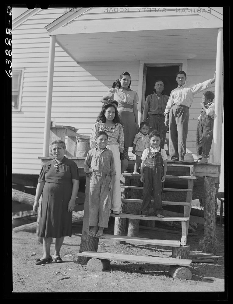 Family of Mexican sugar beet workers. Saginaw County, Michigan. Sourced from the Library of Congress.