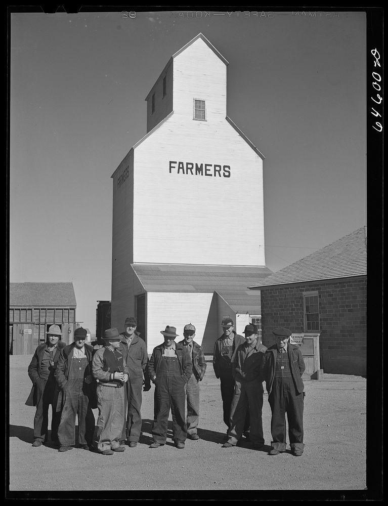 Bowdle, South Dakota. Saturday afternoon. Sourced from the Library of Congress.