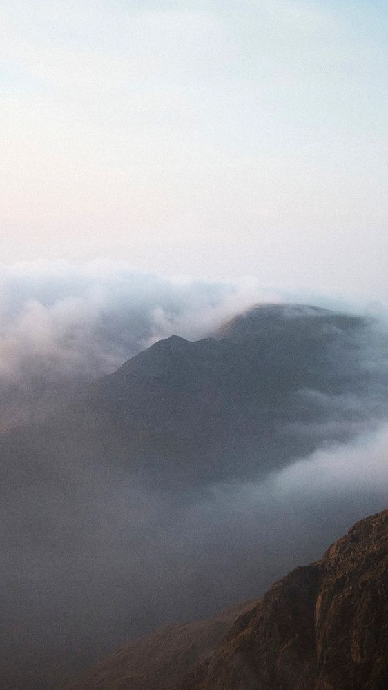 Nature mobile wallpaper background, Helvellyn range at the Lake District in England